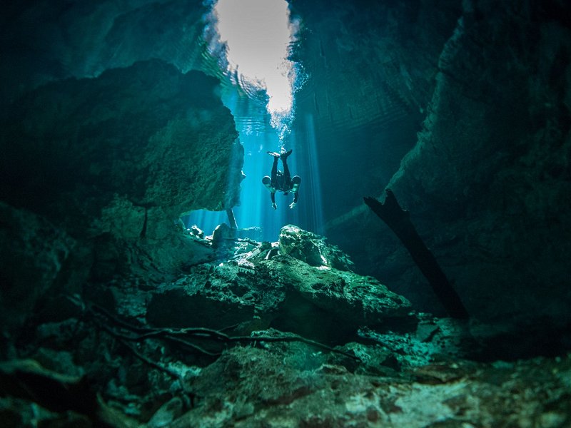 Se baigner dans un cenote du Yucatán
