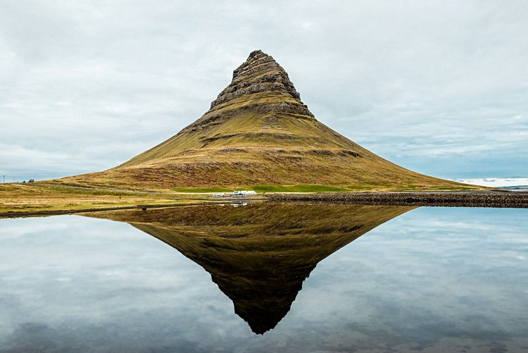 S'émerveiller devant le mont Kirkjufell