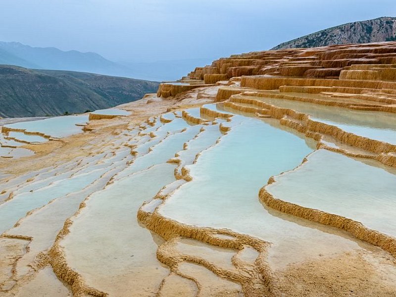 Badab-e Surt