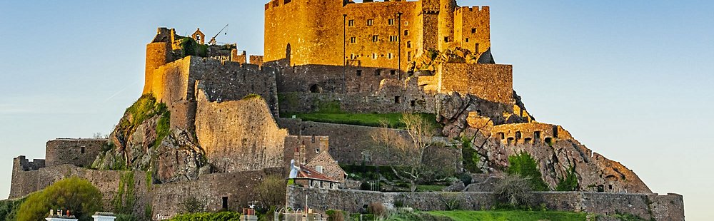 Gorey et le Mont Orgueil