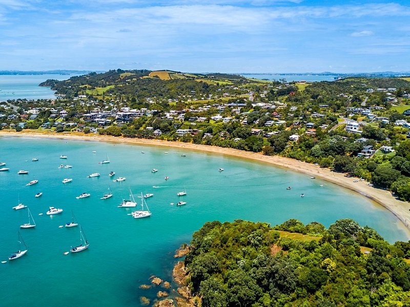 Onetangi beach