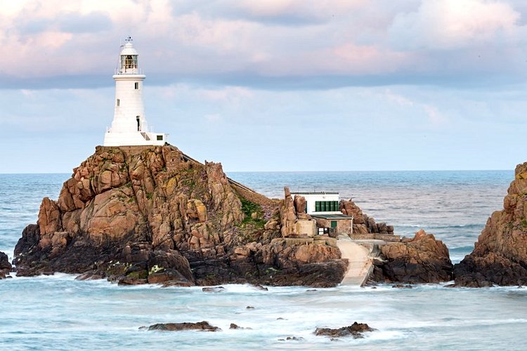 Le phare et le bunker de La Corbière