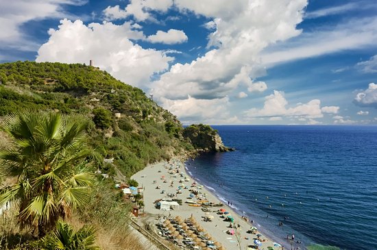 Plage de Maro, Nerja
