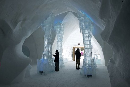 Visiter l’hôtel de glace