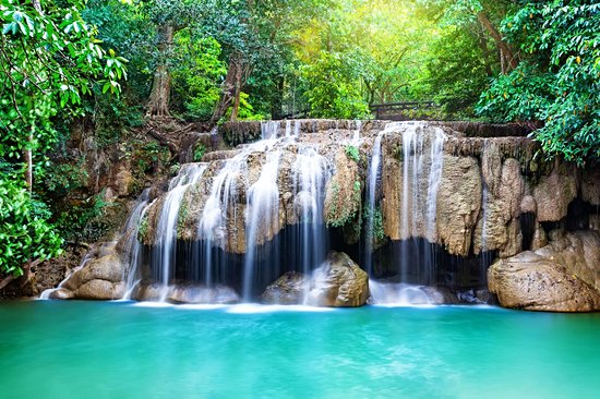 Admirer les chutes d'Erawan