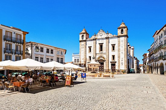 Évora