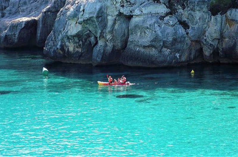 Découvrir la côte en kayak de mer