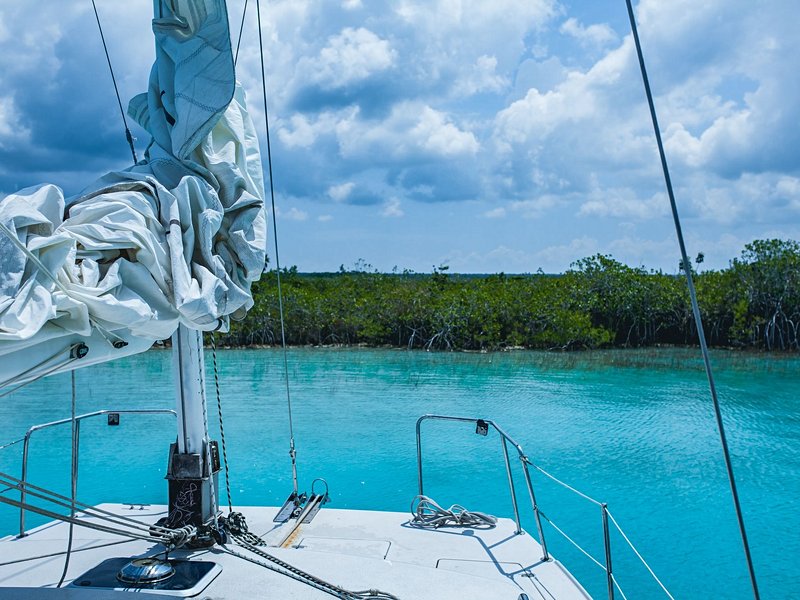 Faire un tour en catamaran