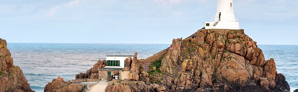 Le phare et le bunker de La Corbière