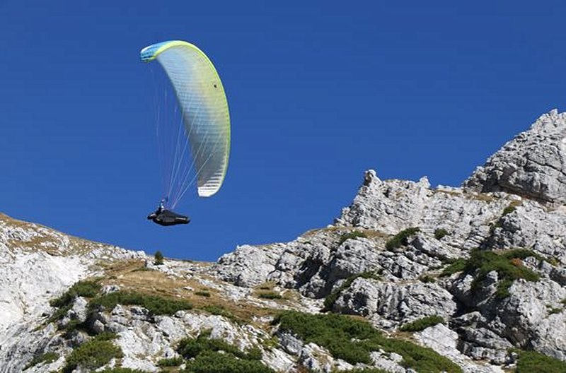 Survoler le massif de Triglav en parapente