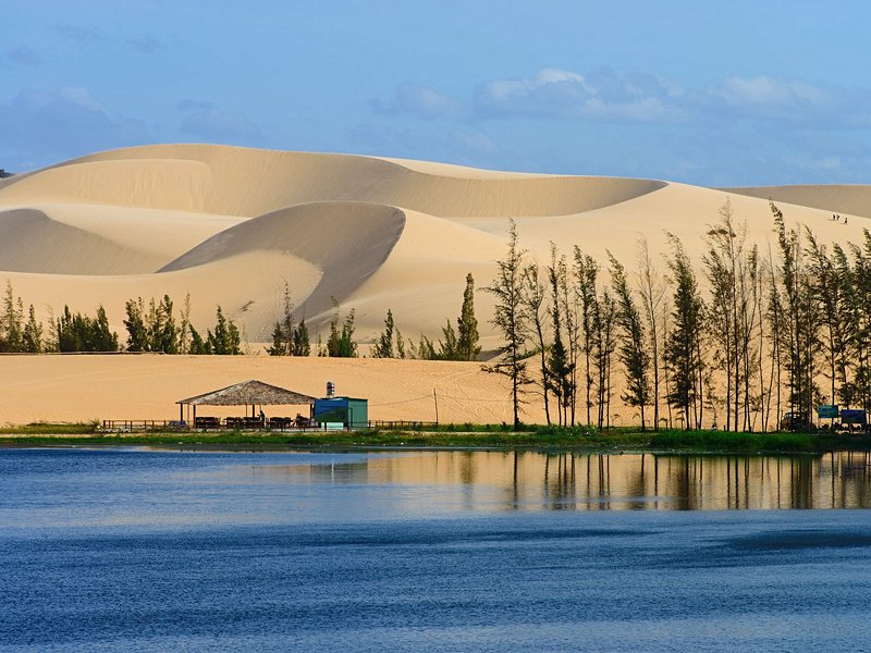 La plage et les dunes de Mui Ne