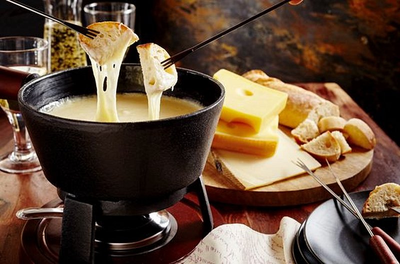 Savourer une délicieuse fondue dans le Beaufortain 