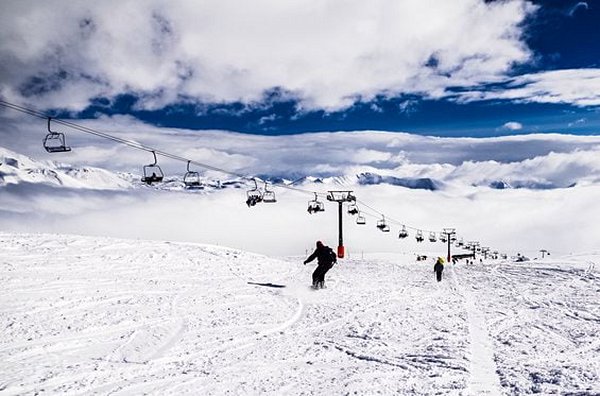 S'adonner au ski dans le Caucase