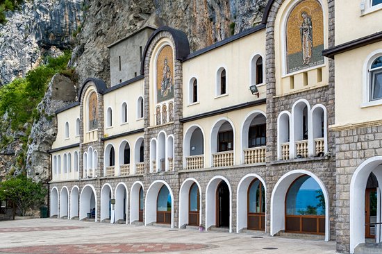 Le monastère d'Ostrog