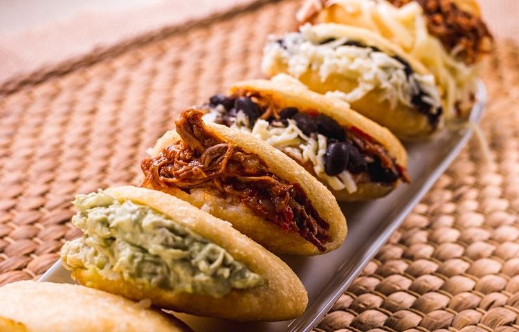 Un petit en-cas ?  L'arepa