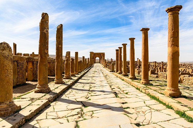 La vision singulière des ruines romaines Timgad 