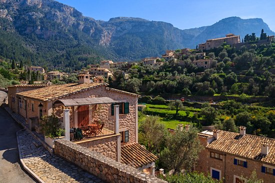 Le village de Deià