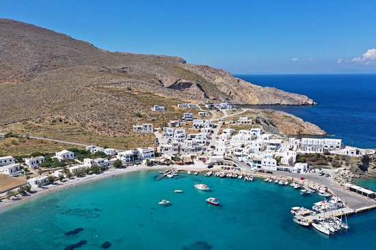 Karavostasi, le port de Folégandros