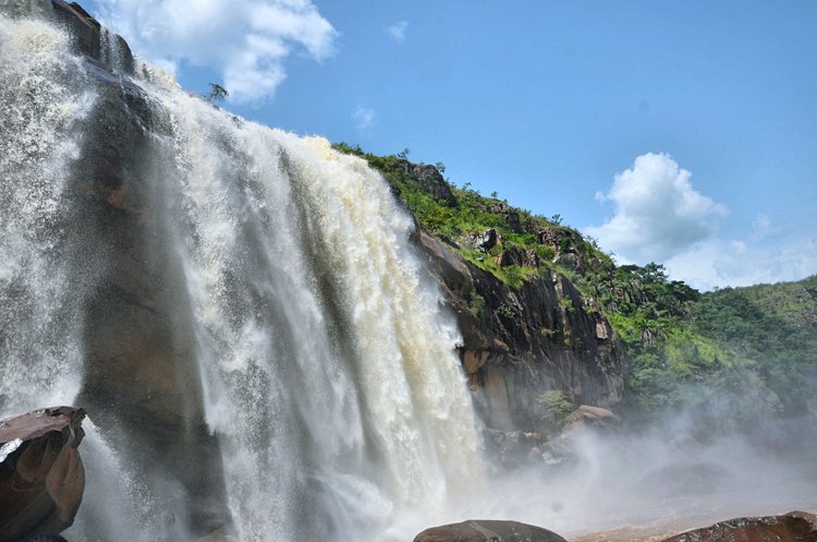 Les chutes de la Loufoulakari et les chutes de Bela