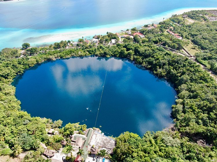 Se baigner dans un cenote