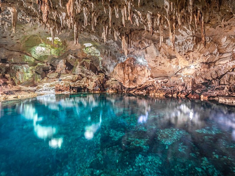 Explorer la grotte de Hinagdanan