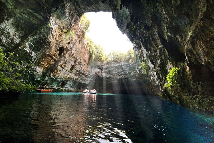 La grotte de Drogarati et le lac souterrain de Melissani 2