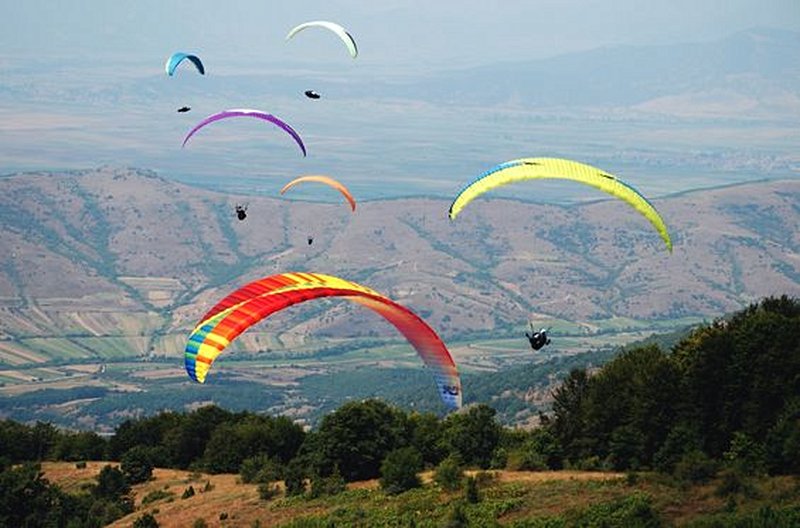 Survoler en parapente le village de Krusevo