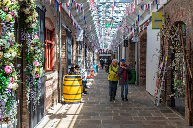 Faire du shopping dans Saint-Hélier