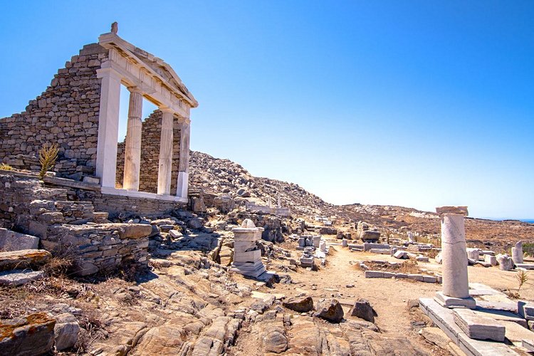 L’ancienne île sacrée de Délos dédiée à Apollon 2