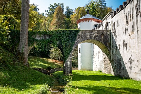 Snežnik Castle
