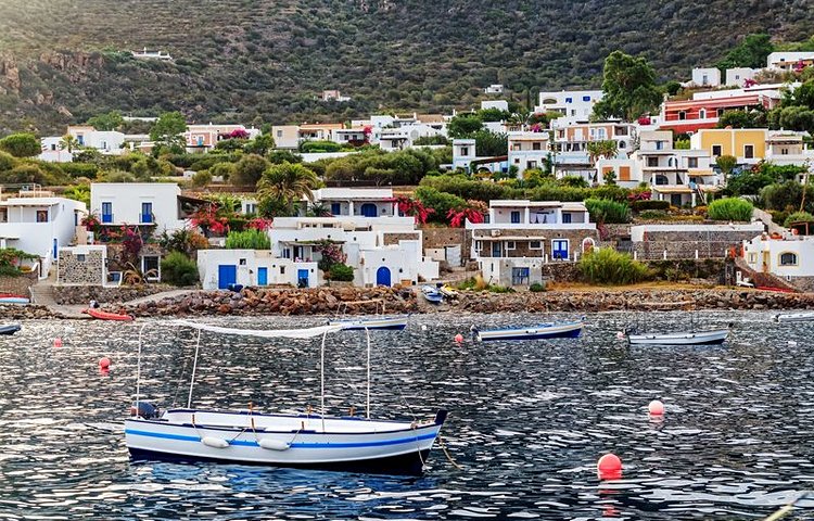 Les maisons blanches de Panarea