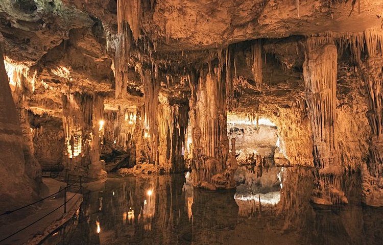 Grotte de Neptune