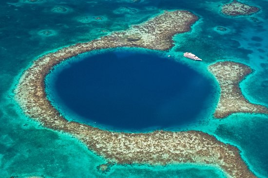 Le Great Blue Hole (Récif Lightouse)