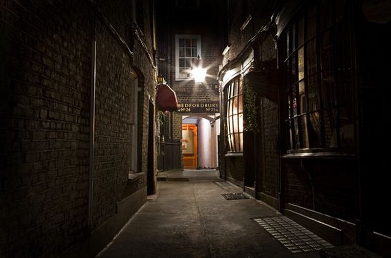 Frissonner dans les rues de Londres