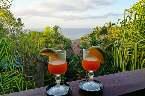 Apéro local au coucher du soleil