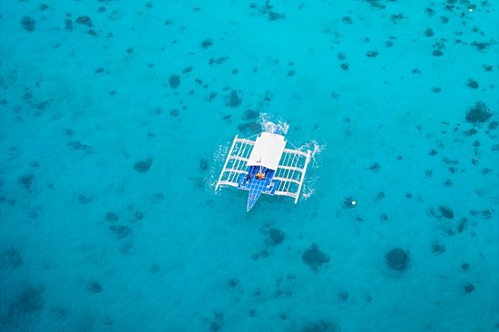 Naviguer d'une île à l'autre en banka
