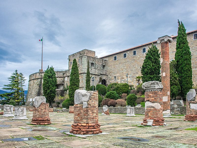 Castello di San Giusto