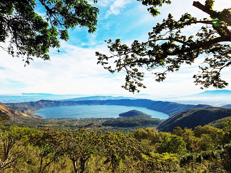 Lac Coatepeque
