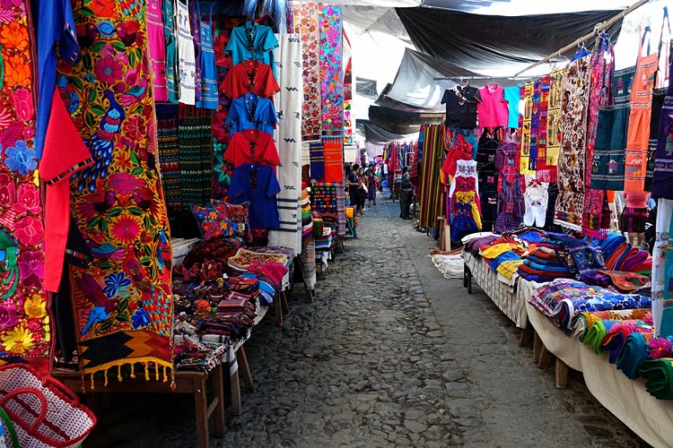 Le marché de Chichicastenango 2