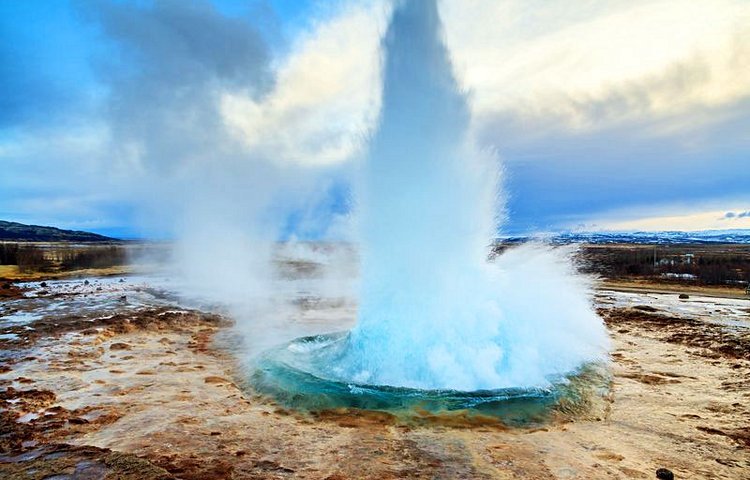 Le geyser Strokkur