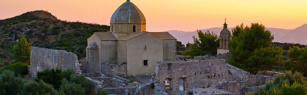 L'église de la Panagia et son panorama unique sur la mer
