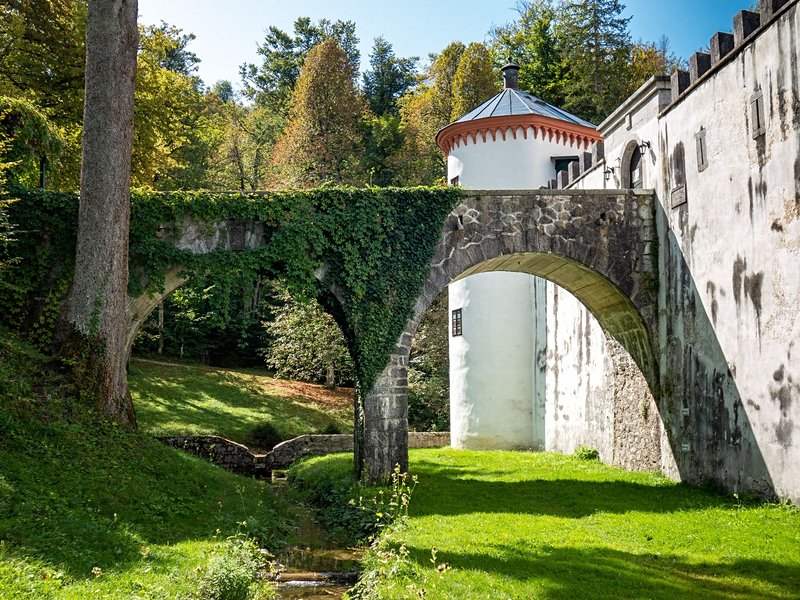 Snežnik Castle