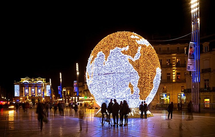 Le globe illuminé pour les fêtes
