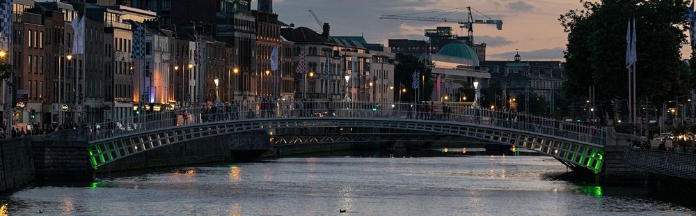 Le Ha Penny Bridge et les bords de la Liffey