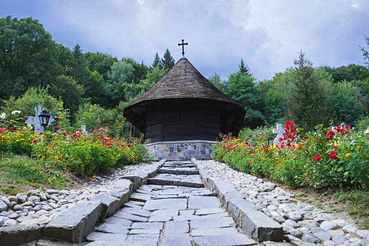Le Monastère Dintr-un lemn