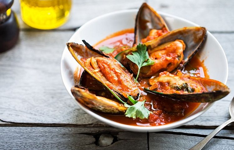Moules à la sauce tomate