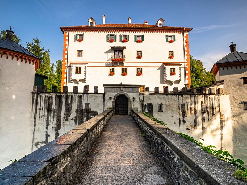 Snežnik Castle