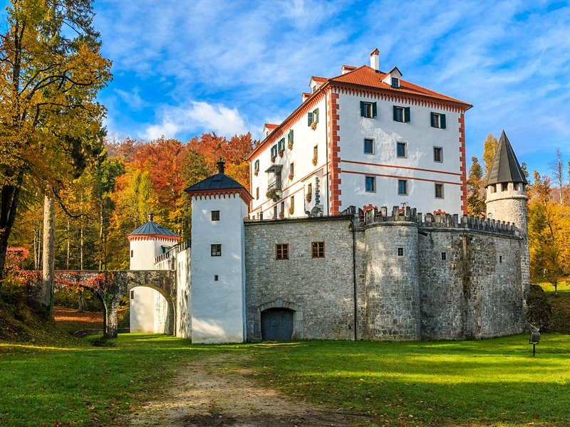 Snežnik Castle
