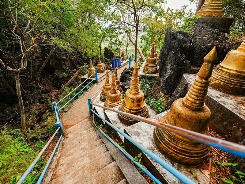 Visiter le Wat Tham Seua