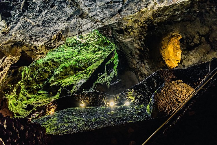 Dans les profondeurs d’Algar do Carvao 3